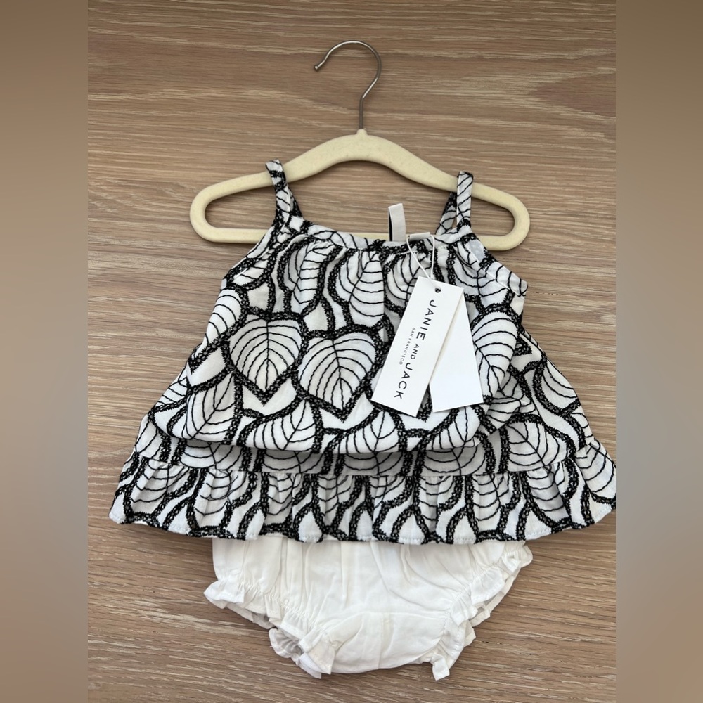 Janie & Jack 3-6 top and ruffle bottoms